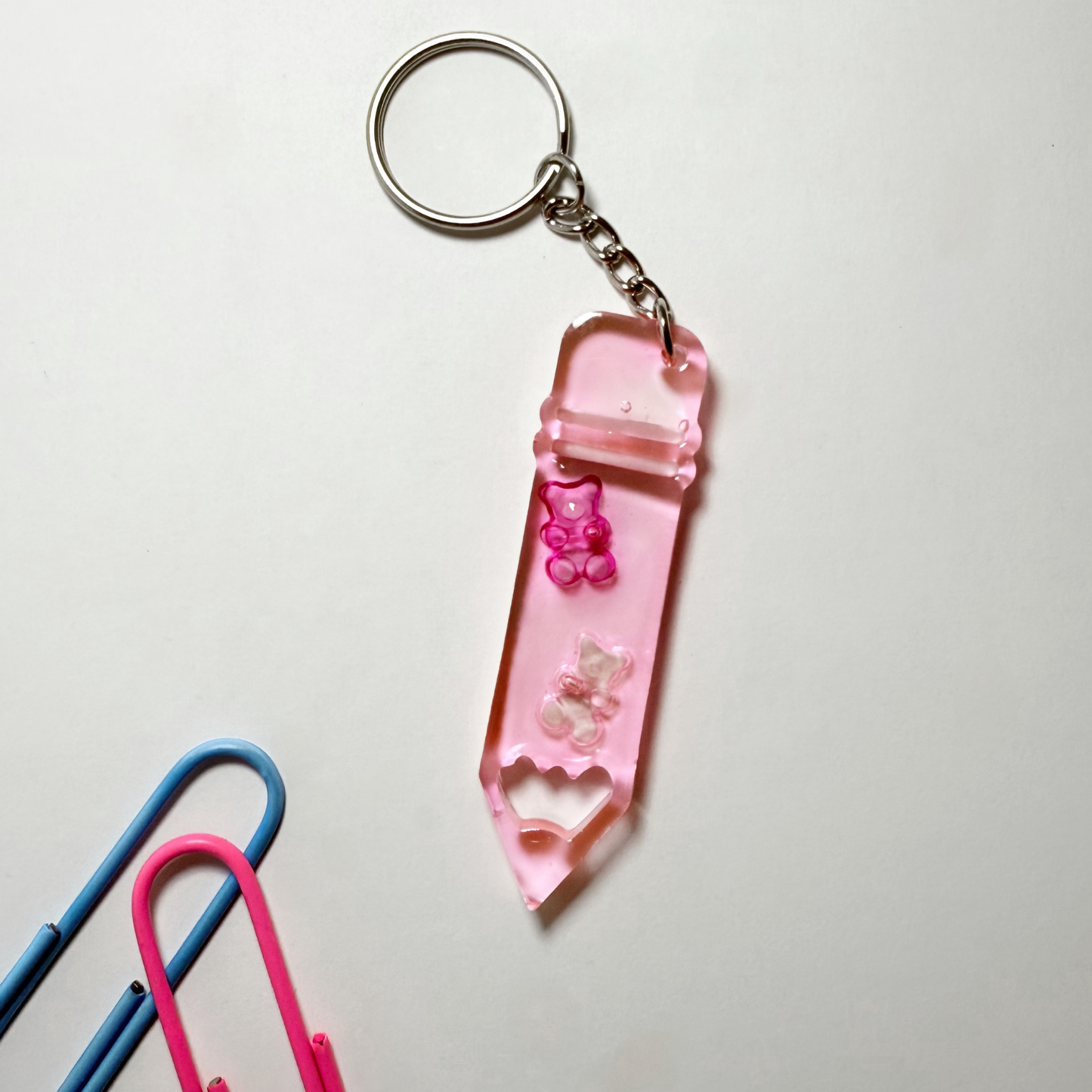 Porte-clés "crayon" en résine