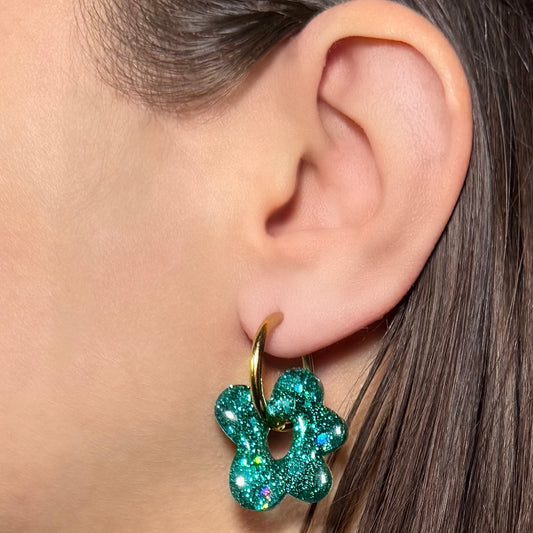 boucle oreille resine epoxy anneaux or argent paillettes pampille pendentif fleur flower personnalisable personnalise marion papillon