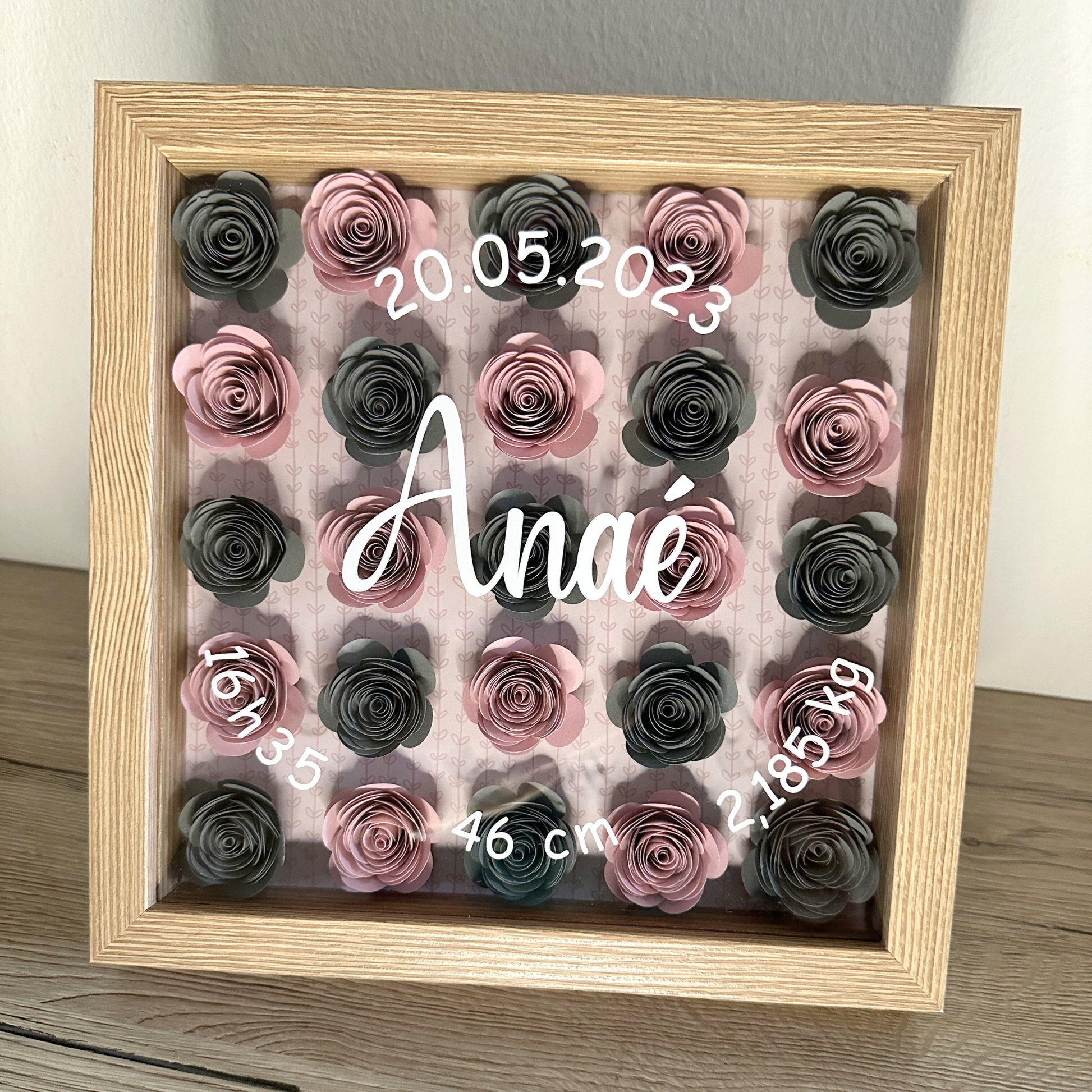 tableau naissance personnalise personnalisable cadre bois blanc noir rose papier fait main marion papillon geneve suisse